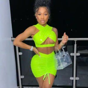 HOLLOWED-OUT VEST DRAWSTRING SHORT SKIRT SET